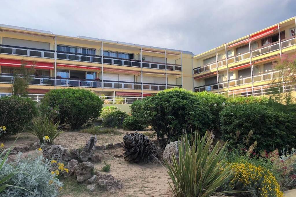 Charmant Studio Avec Terrasse Vue Mer A 50 M Sainte-Maxime Exterior foto